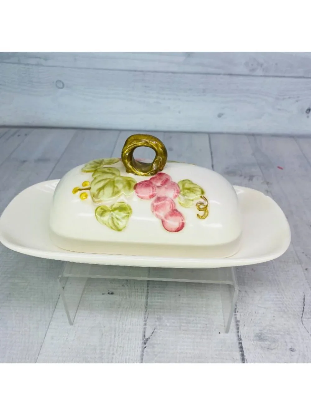 MCM Metlox Poppytrail Vernon VINTAGE PINK Grapes 1/4 Pound Covered Butter Dish